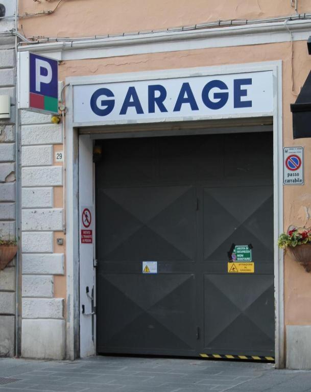Hotel Touring Livorno Buitenkant foto