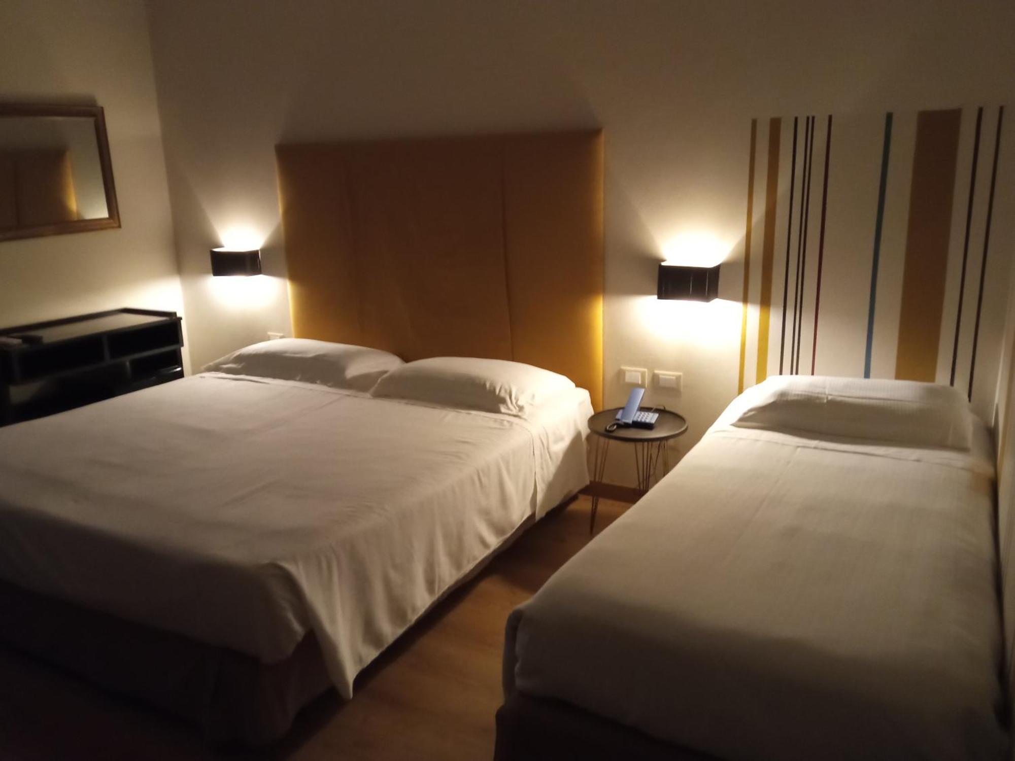 Hotel Touring Livorno Buitenkant foto